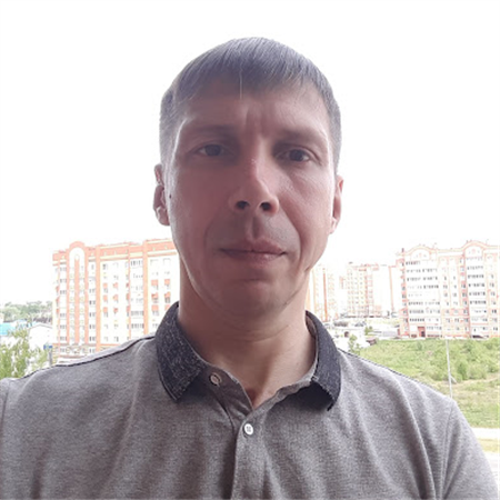 Максим Геннадьевич